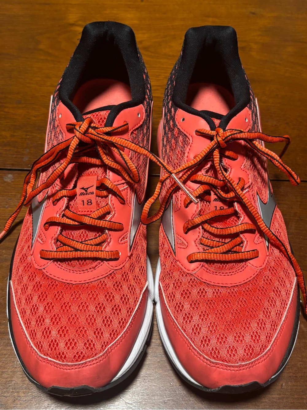 Mizuno Women’s Wave Rider 18 Red/Black Size 10.5 Style 410656